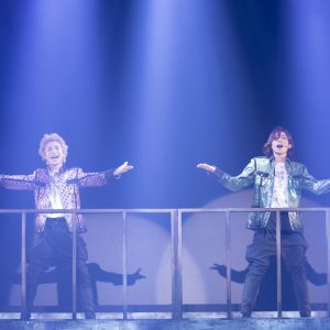 染谷俊之・植田圭輔らが出演する劇団シャイニング「エヴリィBuddy!」が東京で開幕 イメージ画像