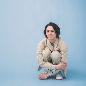 前川優希「毎日に少しの彩りを」　さまざまな職業人に扮するカレンダーブックが発売 イメージ画像