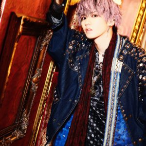 田村升吾の黒スーツ姿が公開、フォトマガジン「Stage Actor Alternative」に登場 イメージ画像