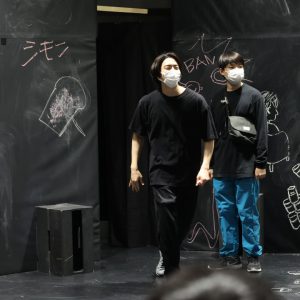 辰巳雄大主演の「ぼくの名前はズッキーニ」稽古場写真が公開　ノゾエ征爾＆田中馨からコメントも イメージ画像