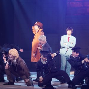 舞台『錦田警部はどろぼうがお好き』開幕、舞台写真＆キャスト・演出家コメントが到着 イメージ画像