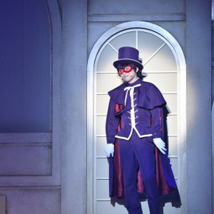 舞台『錦田警部はどろぼうがお好き』開幕、舞台写真＆キャスト・演出家コメントが到着 イメージ画像