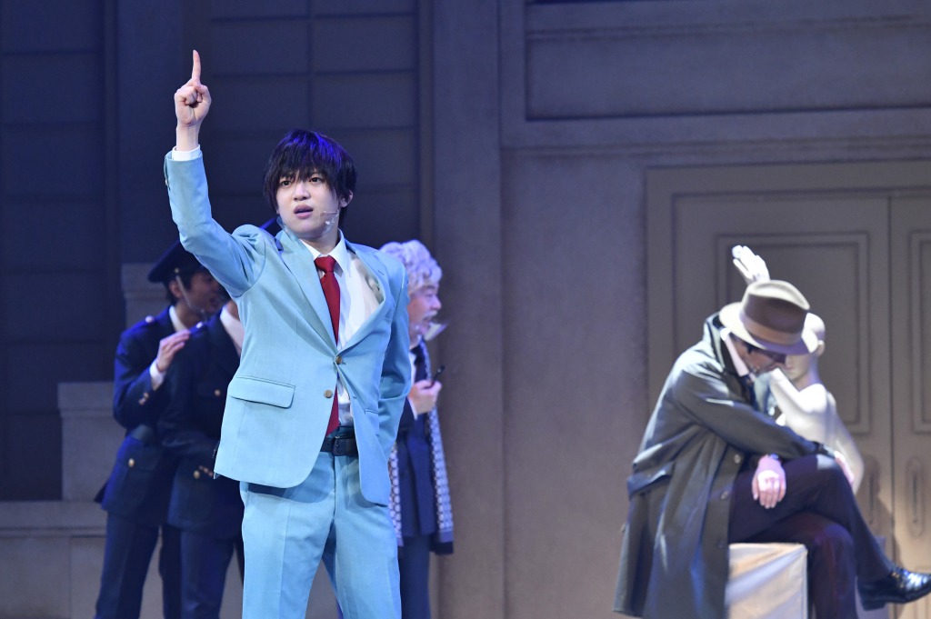 舞台『錦田警部はどろぼうがお好き』開幕、舞台写真＆キャスト・演出家コメントが到着 イメージ画像