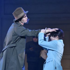 舞台『錦田警部はどろぼうがお好き』開幕、舞台写真＆キャスト・演出家コメントが到着 イメージ画像