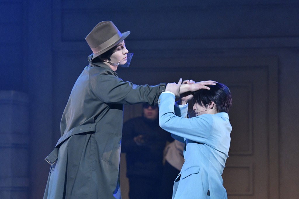 舞台『錦田警部はどろぼうがお好き』開幕、舞台写真＆キャスト・演出家コメントが到着 イメージ画像
