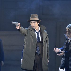 舞台『錦田警部はどろぼうがお好き』開幕、舞台写真＆キャスト・演出家コメントが到着 イメージ画像