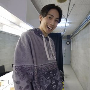 黒羽麻璃央・佐藤流司ら出演、VR専用演劇シリーズ第1弾「SPOOKY!!」場面写真が公開 イメージ画像