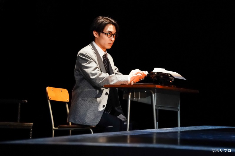 日本初演から10年、ミュージカル『スリル・ミー』が開幕　舞台写真＆コメントが到着 イメージ画像