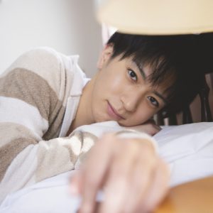 松島勇之介、甘いささやきや博多弁を披露　“ナマ声”付き写真集「A-VOICE」が発売 イメージ画像