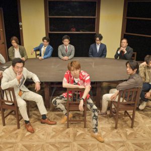 キムラ真「“演劇”が生きる為に必要なんだ」　ナイコン『12人の怒れる男』舞台写真＆コメントが到着 イメージ画像