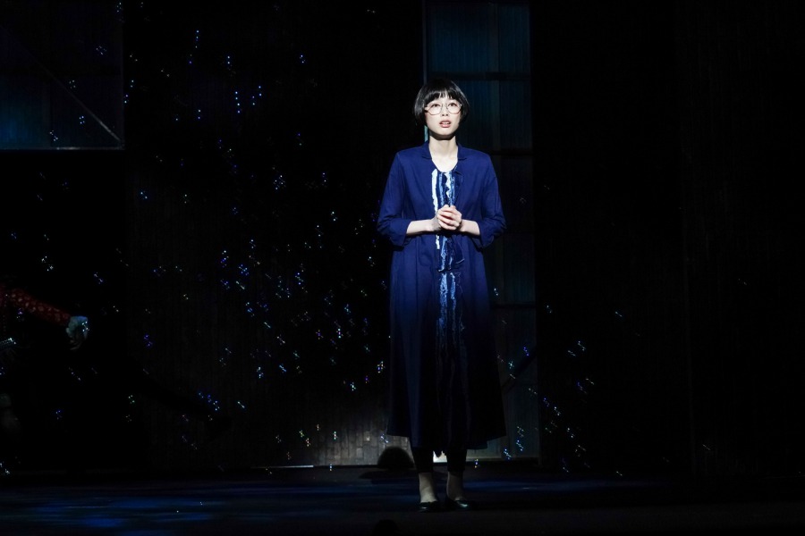 川﨑皇輝の舞台初主演作『ロミオとロザライン』が開幕　舞台写真＆コメント到着 イメージ画像