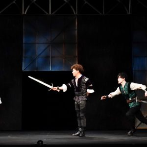 川﨑皇輝の舞台初主演作『ロミオとロザライン』が開幕　舞台写真＆コメント到着 イメージ画像