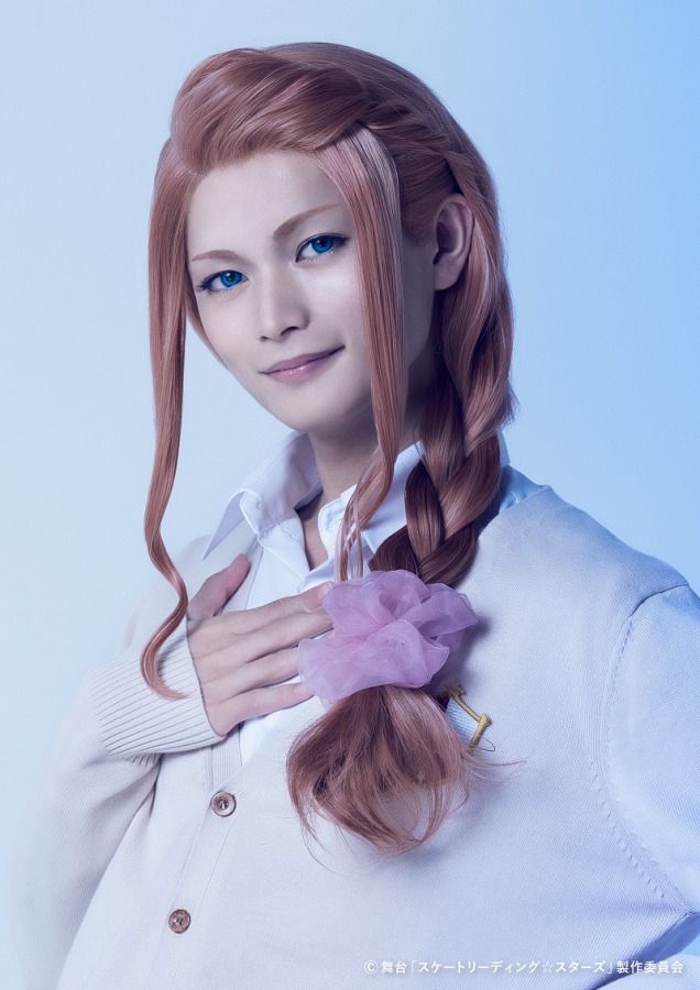 舞台スケスタ、ジャージで氷上を舞うメインビジュアル＆制服姿が公開 イメージ画像