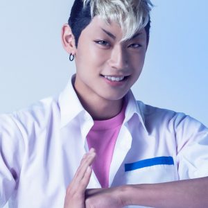 舞台スケスタ、ジャージで氷上を舞うメインビジュアル＆制服姿が公開 イメージ画像