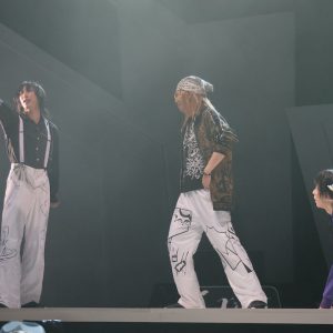 鈴木拡樹＆荒牧慶彦W主演「バクマン。」THE STAGEが開幕、水で表現する心情 イメージ画像