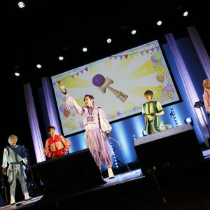 木津つばさ・陳内将ら“おにいさん”が歌にお絵描きに…「うたってにこりん☆」お遊戯会レポート イメージ画像