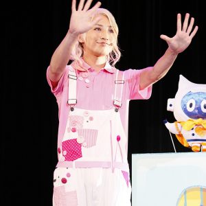 木津つばさ・陳内将ら“おにいさん”が歌にお絵描きに…「うたってにこりん☆」お遊戯会レポート イメージ画像