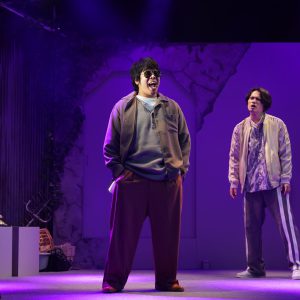 川尻恵太の生い立ちがモチーフ、大人になるまでの20年を描く「ゴールドマウンテン」が開幕 イメージ画像