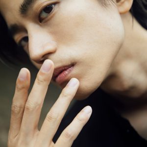 高橋健介の1st写真集「モライモノ」発売決定、鍛え上げた肉体美を披露 イメージ画像