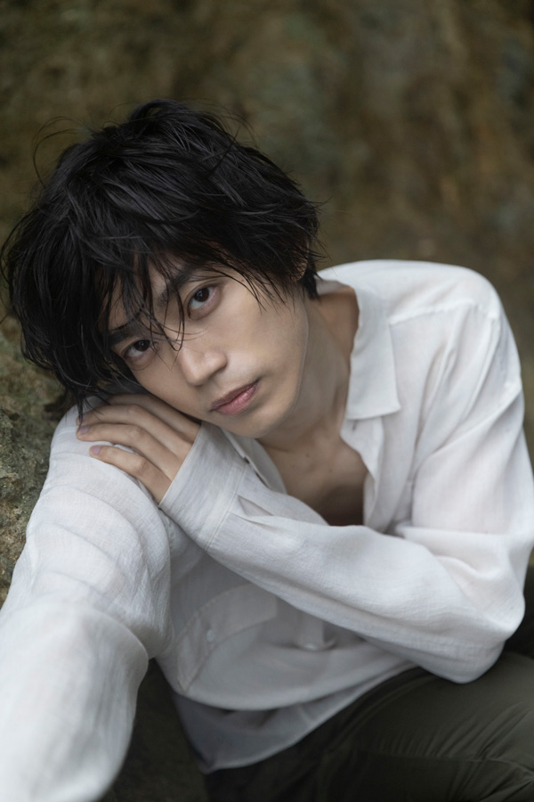 高橋健介の1st写真集「モライモノ」発売決定、鍛え上げた肉体美を披露 イメージ画像