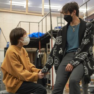 2人の切ない愛を描く、平間壮一・小関裕太ら出演『The View Upstairs』稽古場レポート イメージ画像