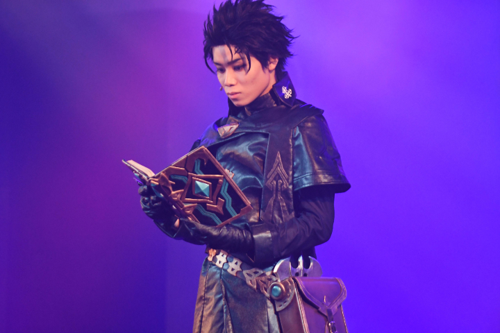 終わりの無い物語にピリオドを…舞台版『誰ガ為のアルケミスト』開幕レポート イメージ画像