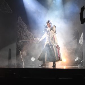 終わりの無い物語にピリオドを…舞台版『誰ガ為のアルケミスト』開幕レポート イメージ画像