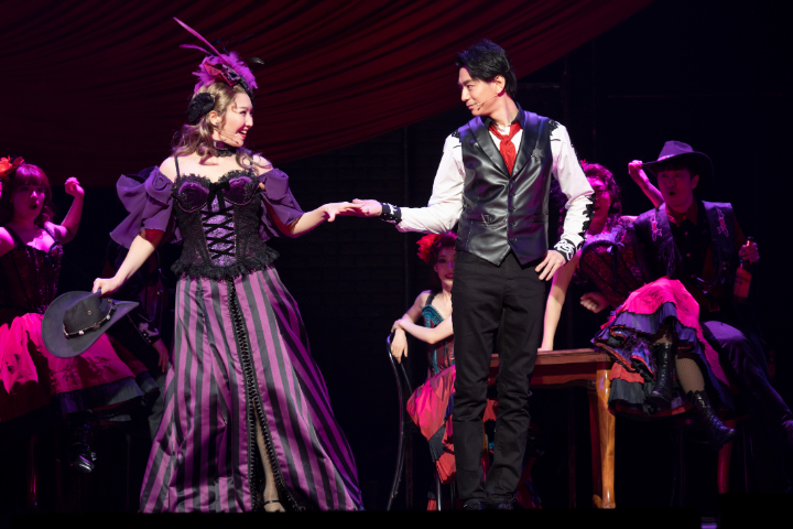 城田優「体重9キロ減。でもやり甲斐」、演出・主演ミュージカル「カーテンズ」が開幕 イメージ画像