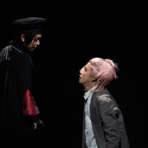 演戯「ヴィジュアルプリズン」開幕！　舞台写真＆正木郁・佐々木喜英らキャストコメントを公開 イメージ画像