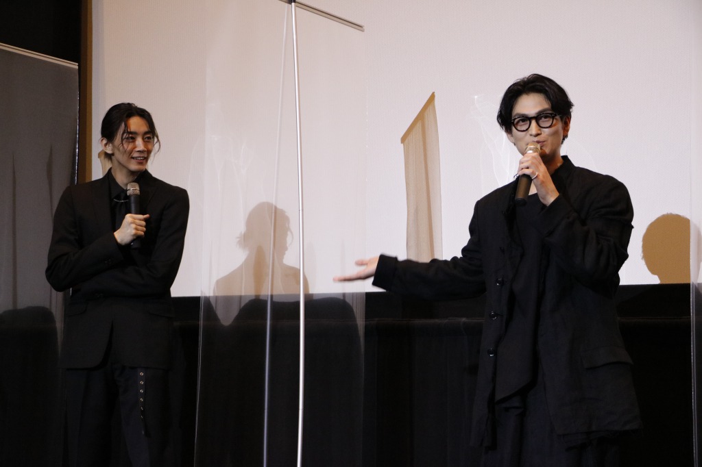荒木宏文「観るコンディションが違えば、結論がちがって⾒える作品」　映画『漆黒天』初日舞台挨拶レポート イメージ画像