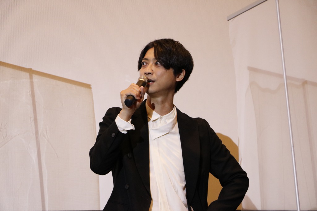 荒木宏文「観るコンディションが違えば、結論がちがって⾒える作品」　映画『漆黒天』初日舞台挨拶レポート イメージ画像