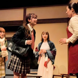中村誠治郎「少しでも何かを感じていただけたら」　『キスより素敵な手を繋ごう』開幕 イメージ画像