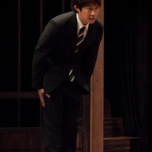 中村誠治郎「少しでも何かを感じていただけたら」　『キスより素敵な手を繋ごう』開幕 イメージ画像