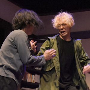 中村誠治郎「少しでも何かを感じていただけたら」　『キスより素敵な手を繋ごう』開幕 イメージ画像