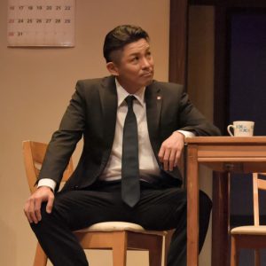 中村誠治郎「少しでも何かを感じていただけたら」　『キスより素敵な手を繋ごう』開幕 イメージ画像