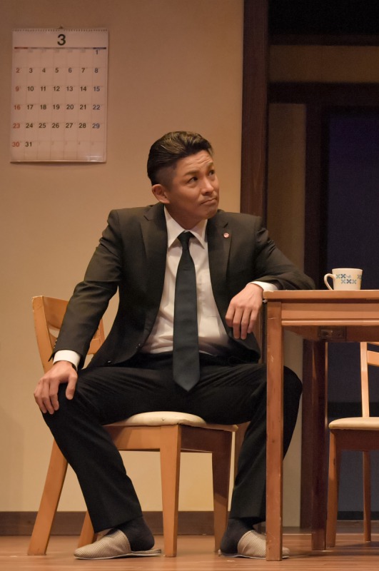 中村誠治郎「少しでも何かを感じていただけたら」　『キスより素敵な手を繋ごう』開幕 イメージ画像