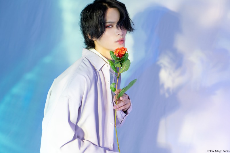 平賀勇成、花に囲まれる　フォトブック発売決定＆イベント開催も イメージ画像