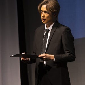 狩野翔・山谷祥生・小西成弥ら出演、朗読劇『恋と嘘』開幕　舞台写真が解禁 イメージ画像
