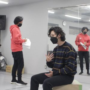 植田圭輔が信頼する仲間と作り上げる「はじまりのカーテンコール」稽古場レポート イメージ画像