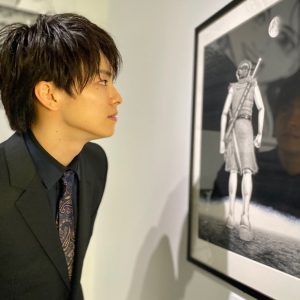 三浦宏規＆高野洸が「キングダム展 －信－」訪問　見学時の写真が解禁 イメージ画像