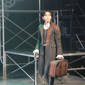 日向野祥・フクシノブキら出演、第三次世界大戦敗戦後の日本が描かれる『漆黒ノ戰花−再演−』ゲネプロレポート イメージ画像