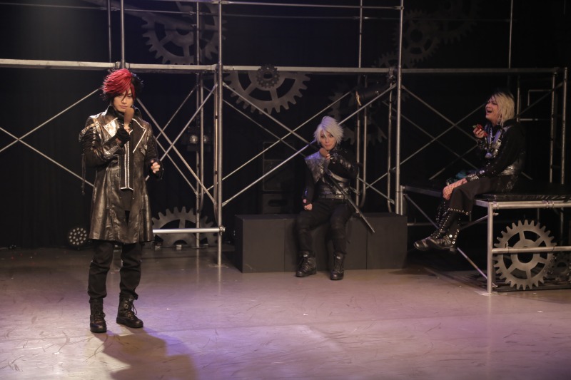 日向野祥・フクシノブキら出演、第三次世界大戦敗戦後の日本が描かれる『漆黒ノ戰花−再演−』ゲネプロレポート イメージ画像
