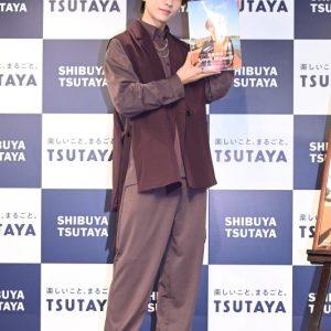吉高志音が1st写真集発売イベントに登場 「『もっと自分のことを好きでいられるように』をみんなに伝えたい」 イメージ画像