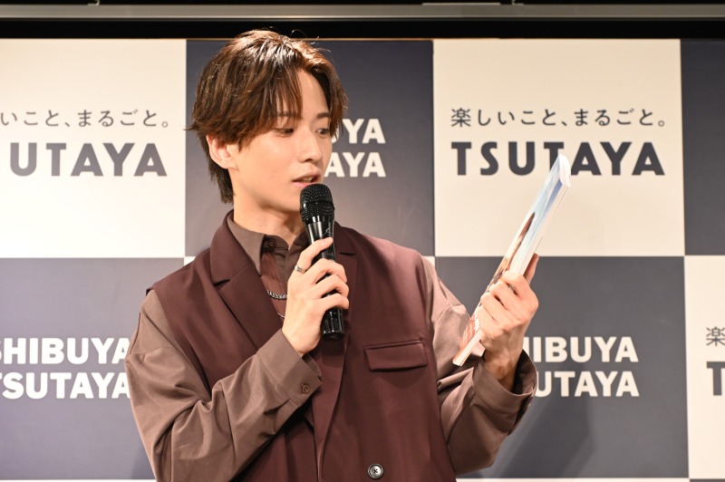 吉高志音が1st写真集発売イベントに登場 「『もっと自分のことを好きでいられるように』をみんなに伝えたい」 イメージ画像