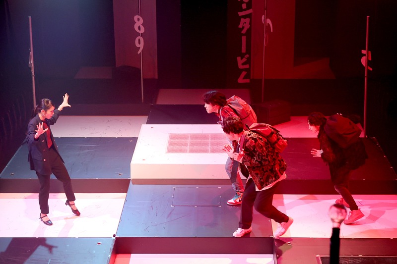 特殊ミステリー歌劇「心霊探偵八雲」-呪いの解法-が開幕　舞台写真＆コメントが到着 イメージ画像